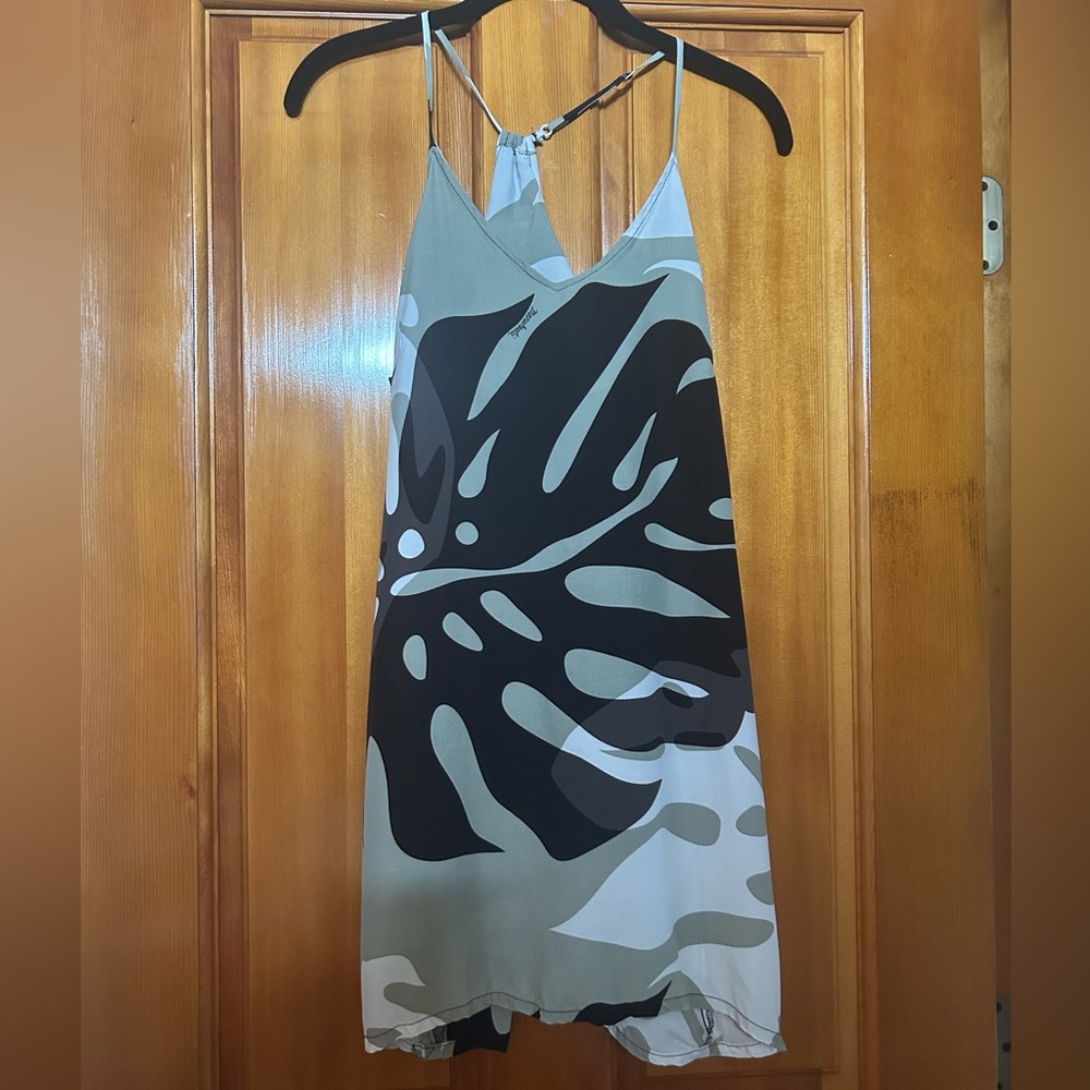 Manuheali’i Dress (Read Caption)